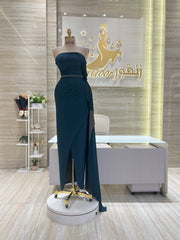 Elegant dress suitable for galas, parties, or special events.
